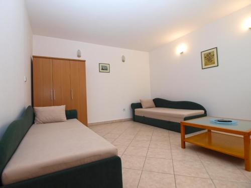 Apartment Alma 1600