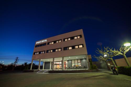 Brea's Hotel - image 3