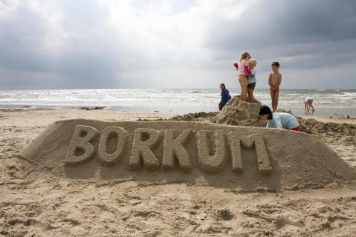 BORKUMUNTERKUNFT - WOH2 - IM HERZEN DER INSEL - image 13