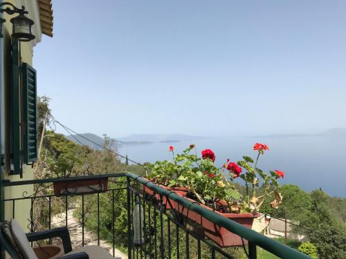 Theea Cottage - Sea Views and Splash Pool
