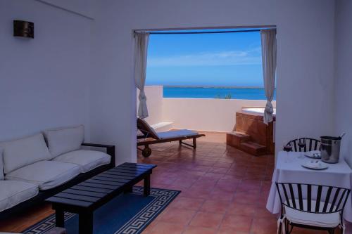 Hotel La Posada & Beach Club