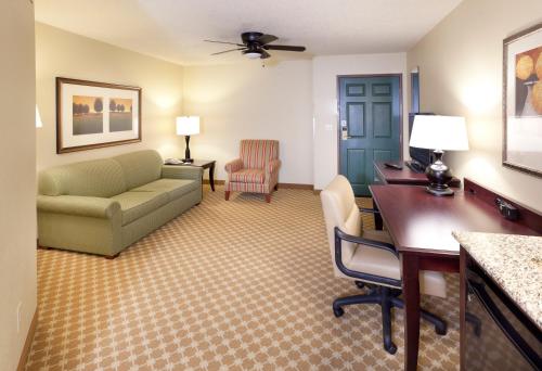 Country Inn & Suites by Radisson, Chanhassen, MN