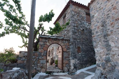  Unspoilt Mani for nature lovers in Orovás