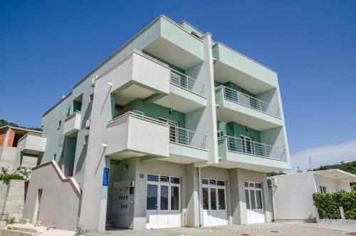  Apartments Ivano in Komarna