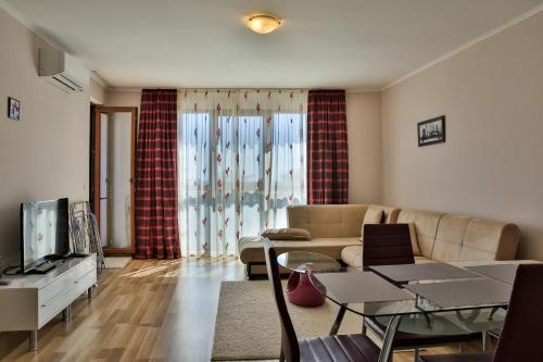 Al Rial Beach Apartments - main image