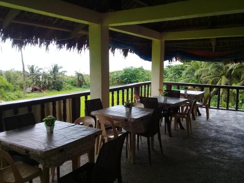 Restaurant, JoSurfInn, Puraran Beach in Catanduanes