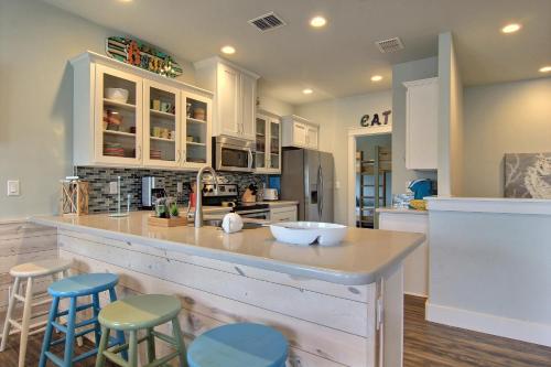 Beachy Keen Townhouse - image 7