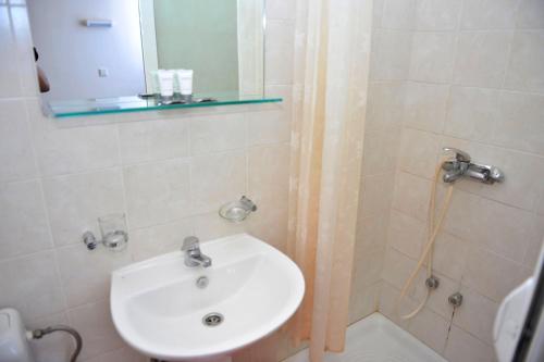 ห้องน้ำ, Hotel Vergina in อเล็กซานดรูโปลิส