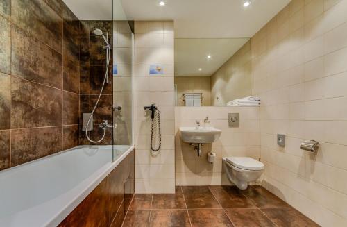 Go Hotel Shnelli - image 2