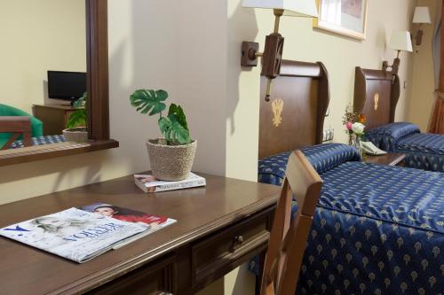 room detail thumbnail 1