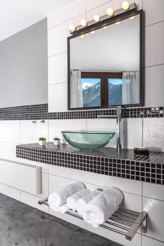 Forest Suites Boutique Hotel - image 8