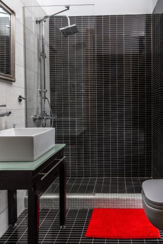 Forest Suites Boutique Hotel - image 6