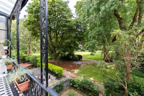 Earls Court Apartments by BaseToGo - image 3