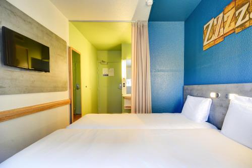 ibis budget Rueil Malmaison - image 2