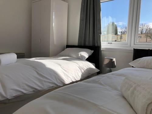 Glenrothes Central Apartments - One bedroom Apartment in Гленрос
