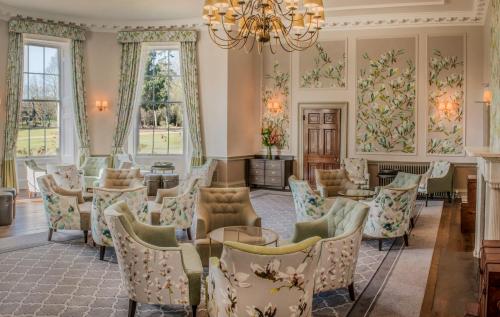 Bar/lounge, De Vere Beaumont Estate in Windsor