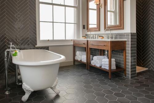 De Vere Beaumont Estate - image 3