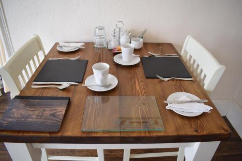 Iekārtas, The Tables Guest House in Dunvegan