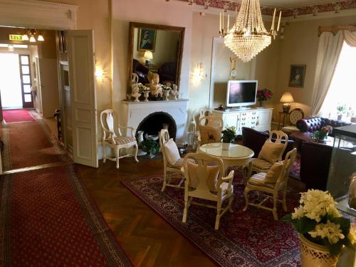 Hotell Torpa Pensionat - Sweden Hotels in โซเดอแทลเย