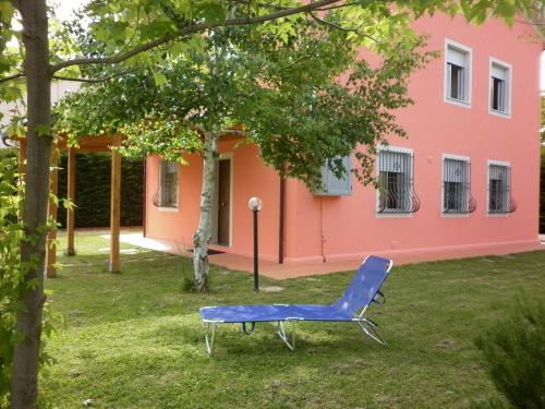 Kert, Villa Jolanda in Fratte Rosa
