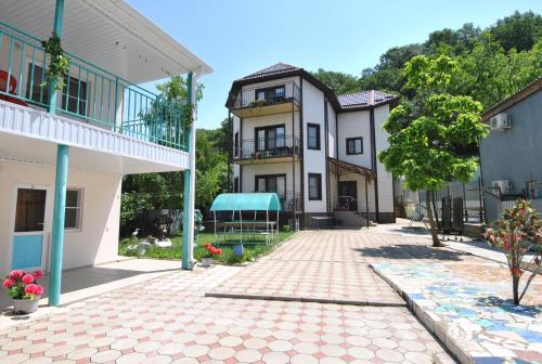 Gavan Guest House