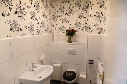 Executive Suite image 2