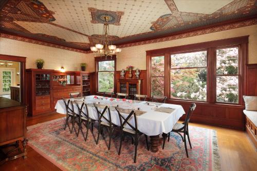 Calderwood Inn 4
