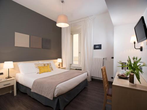 1 queen bed, 1 twin bed