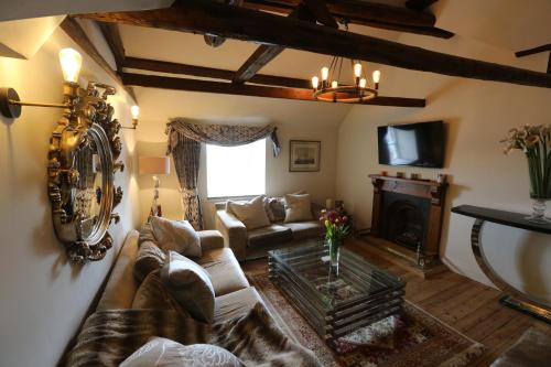 Monmouth House Apartments, Lyme Regis Old Town, dog friendly 2