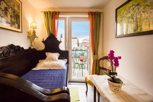  Vintage House for rent 60m from Sea in 21320 Baška Voda