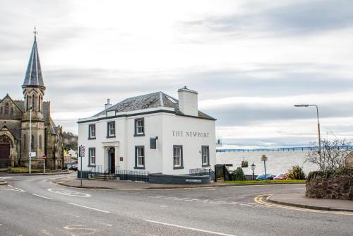 Newport-On-Tay Hotels