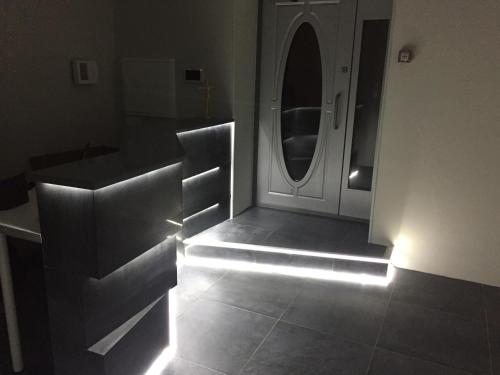 Buran capsule hotel - image 2