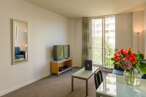 Astelia Apartment Hotel - image 3