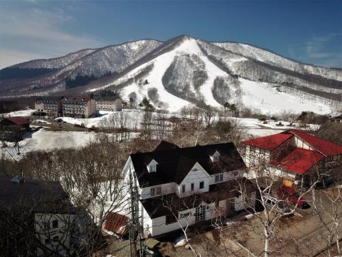 斑尾山山林小屋 Madarao Mountain Lodge