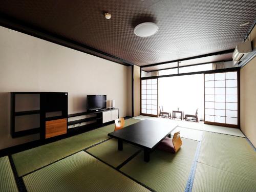 Japanese-Style Quadruple Room