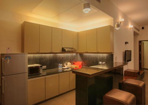 Kitchen, Hotel Parc Estique in Pune