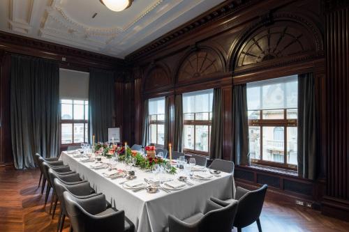 Grand Hotel Central - image 6
