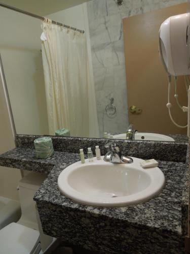 Red Carpet Inn Brooklyn – New York, NY