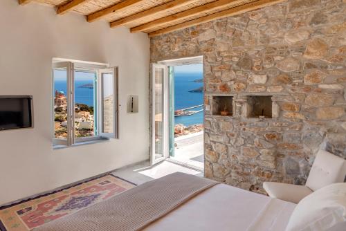  Wind Tales in Ermoupoli