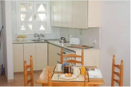 Sea N Lake View Hotel Apartments - image 14