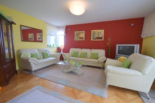  Apartment Health in Porat