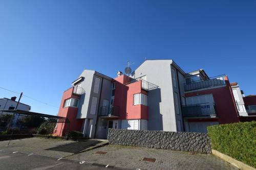  Apartment Health in Porat