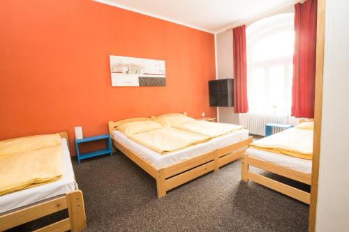 Hostel Advantage