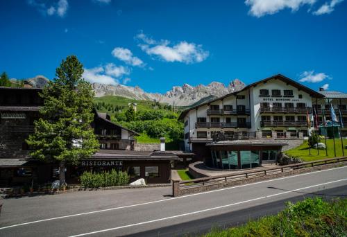 Hotel Monzoni - San Pellegrino - 출입구