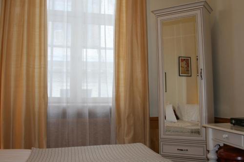 Economy Double Room image 8