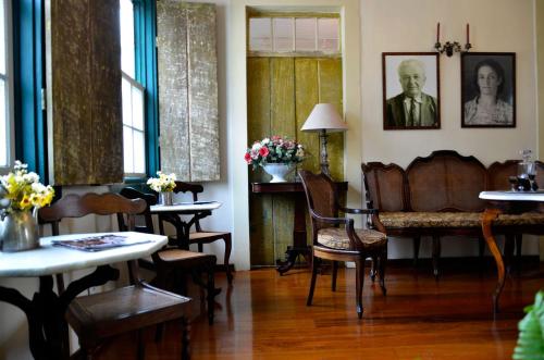 Előcsarnok, Casa do Manequinho Hotel e Restaurante in Piraí (Rio de Janeiro)