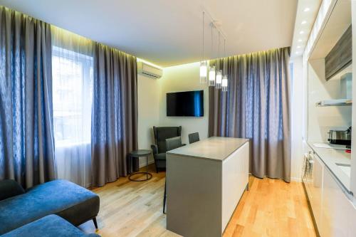 Lozenets Executive Apartment with Private Parking, София (фото 11)