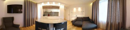 Lozenets Executive Apartment with Private Parking, София (фото 9)