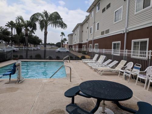 Úszómedence, Studio 6  McAllen, TX near McAllen Miller nemzetközi repülőtér