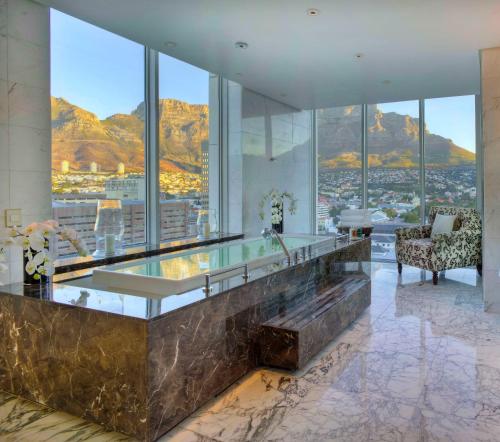Taj Cape Town, South Africa - 화장실